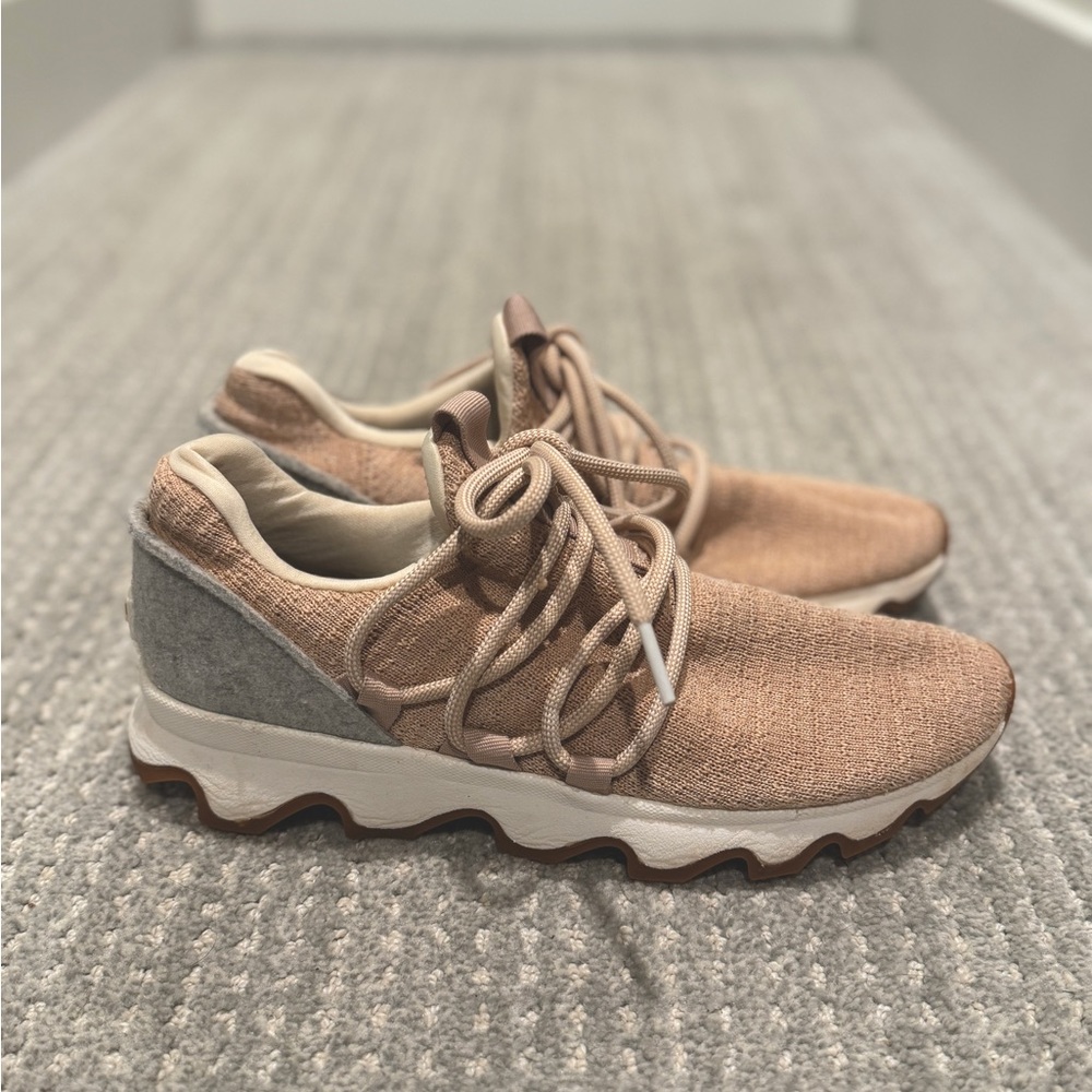 Sorel Kinetic Lace Up Sneaker Trainers Blush Natural Tan Size 8M